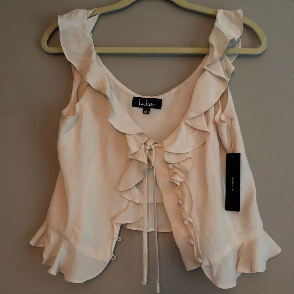 Lulus’s “sitting pretty” top in cream NWT Size-S